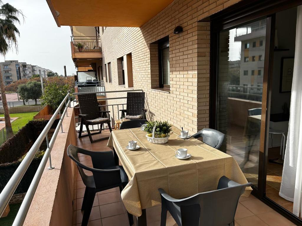 Apartamentos Los Tulipanes Salou Kültér fotó